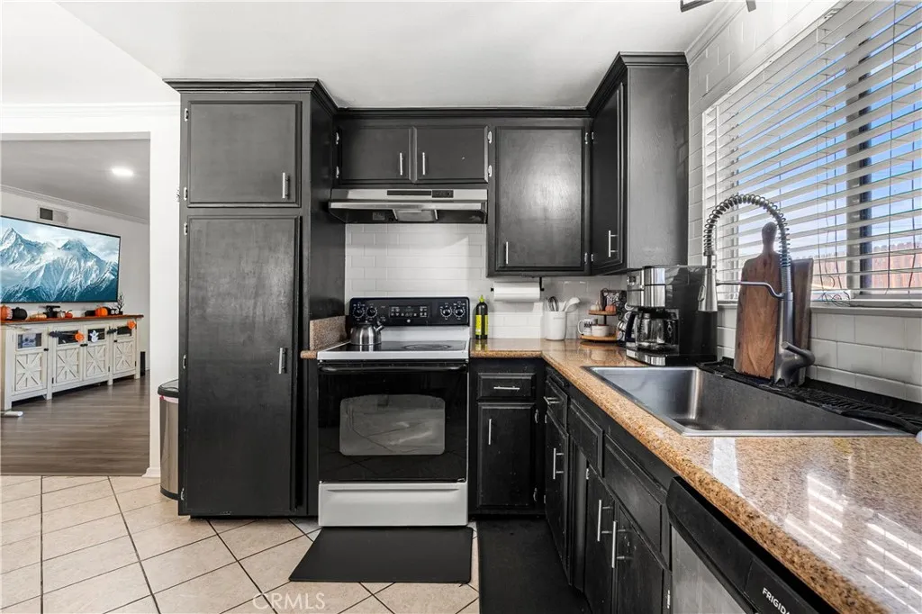 6120 Arden, San Bernardino, California 92404 home-pic-17