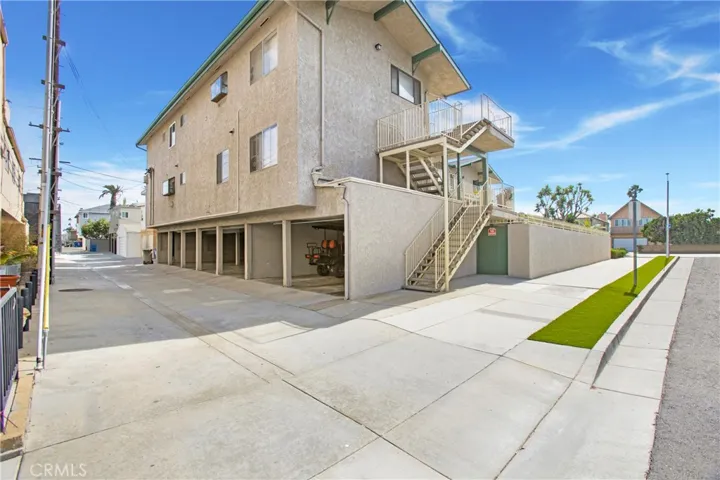 201 Ocean Avenue 11, Seal Beach, California 90740