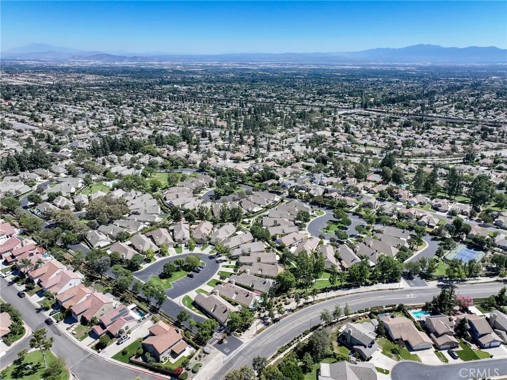 2183 Paris Circle, Upland, California 91784 home-pic-27