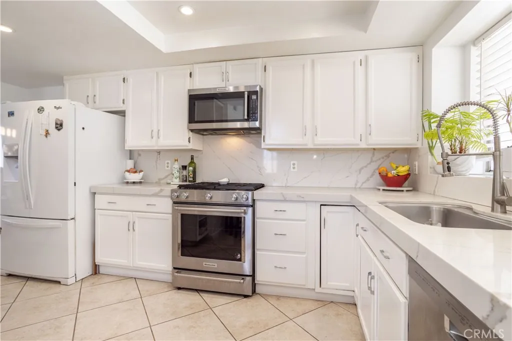 37543 Monarch Street, Palmdale, California 93552 home-pic-10