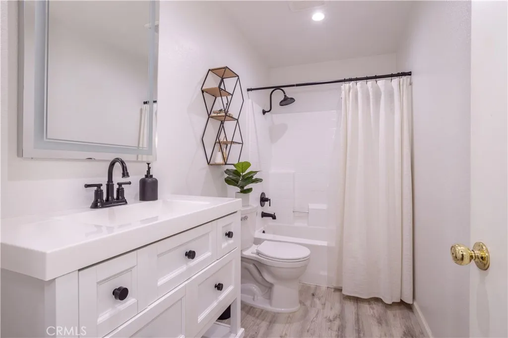 37543 Monarch Street, Palmdale, California 93552 home-pic-18