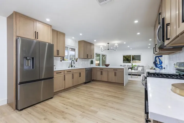 5995 Broadmoor Dr, La Mesa, California 91942