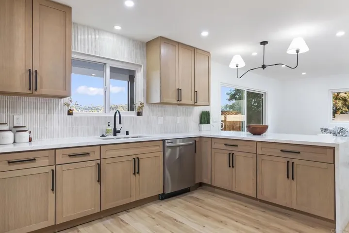 5995 Broadmoor Dr, La Mesa, California 91942
