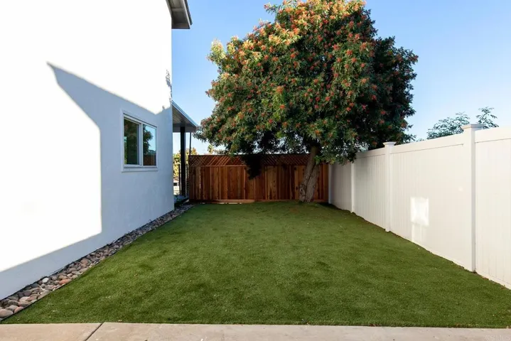 5995 Broadmoor Dr, La Mesa, California 91942