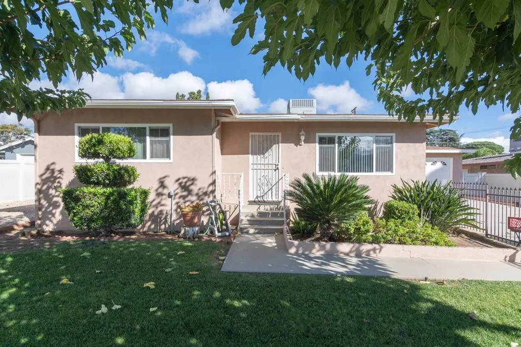 1645 W Hays Street, Banning, California 92220 home-pic-0