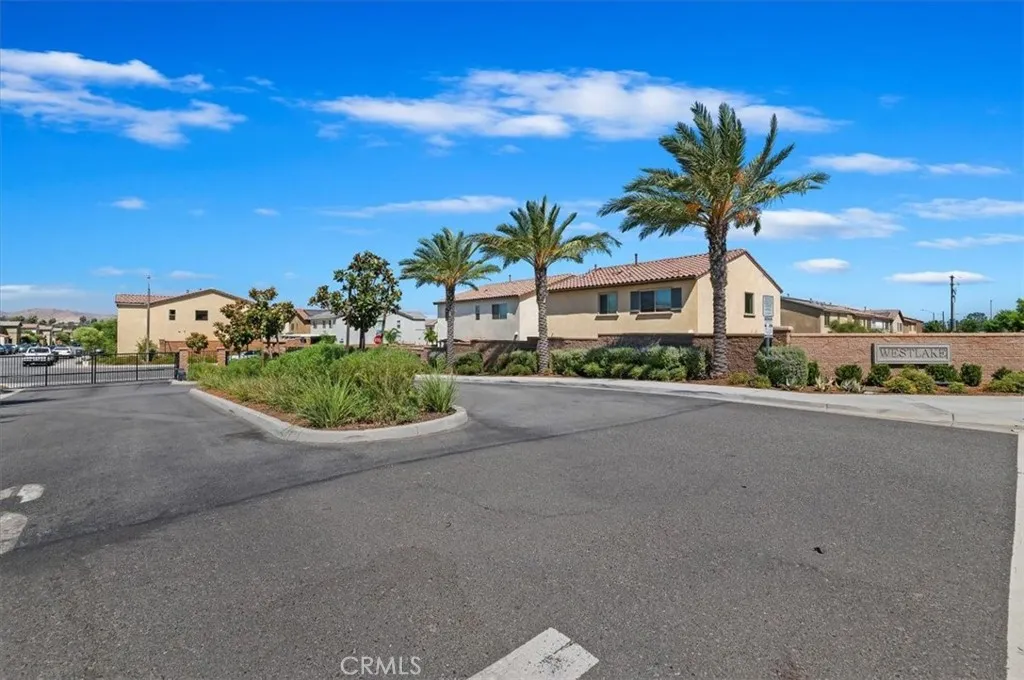 32894 Crown Point Lane, Lake Elsinore, California 92530 home-pic-25