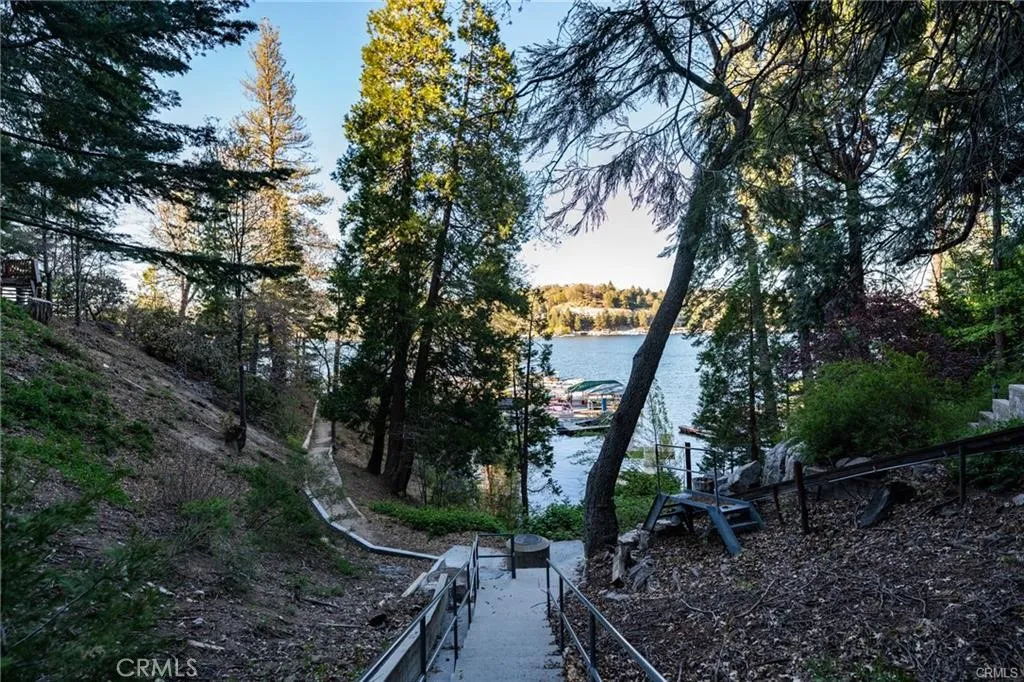 222 Holiday Drive, Lake Arrowhead, California 92352 home-pic-59