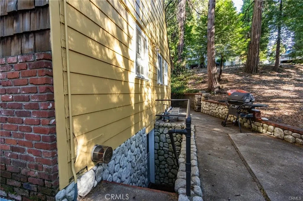 222 Holiday Drive, Lake Arrowhead, California 92352 home-pic-39