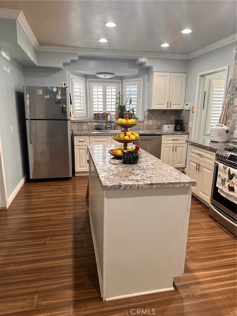 18090 Iris Avenue, Riverside, California 92508 home-pic-20