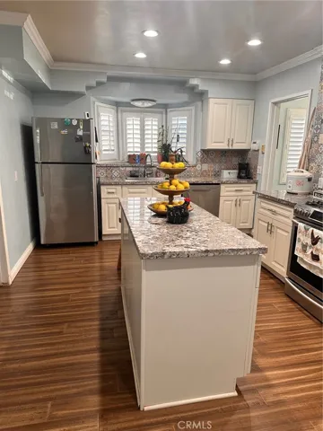 18090 Iris Avenue, Riverside, California 92508