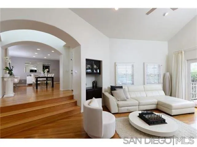 7335 Draper Avenue, La Jolla, California 92037