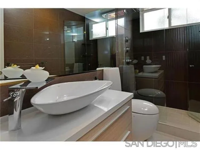 7335 Draper Avenue, La Jolla, California 92037
