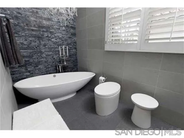 7335 Draper Avenue, La Jolla, California 92037