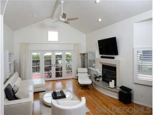7335 Draper Avenue, La Jolla, California 92037