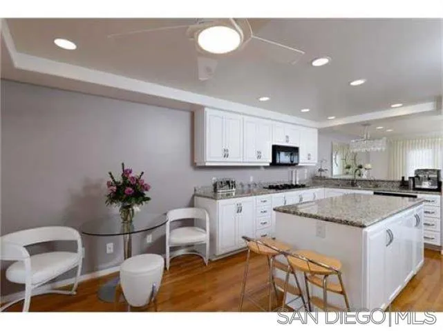 7335 Draper Avenue, La Jolla, California 92037