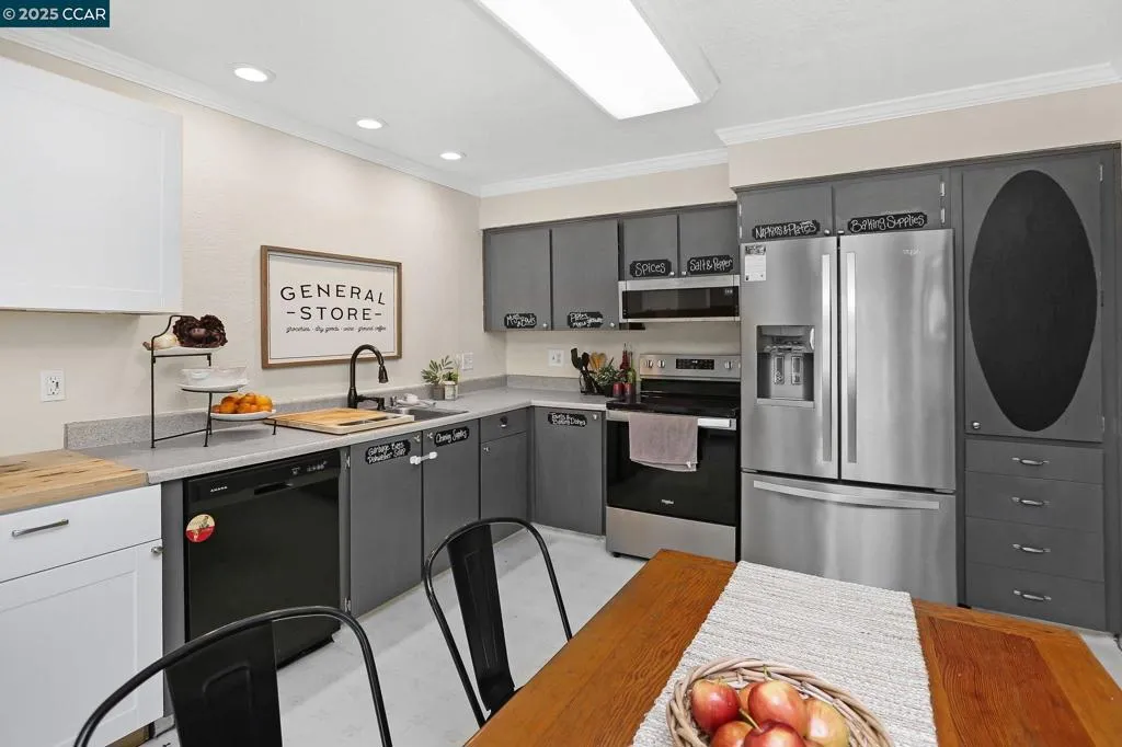 2745 Minert Rd, Concord, California 94518 home-pic-8