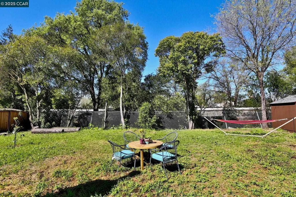 2745 Minert Rd, Concord, California 94518 home-pic-17