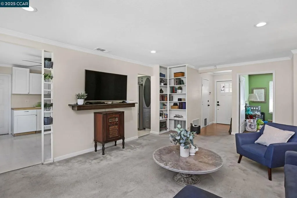 2745 Minert Rd, Concord, California 94518 home-pic-5