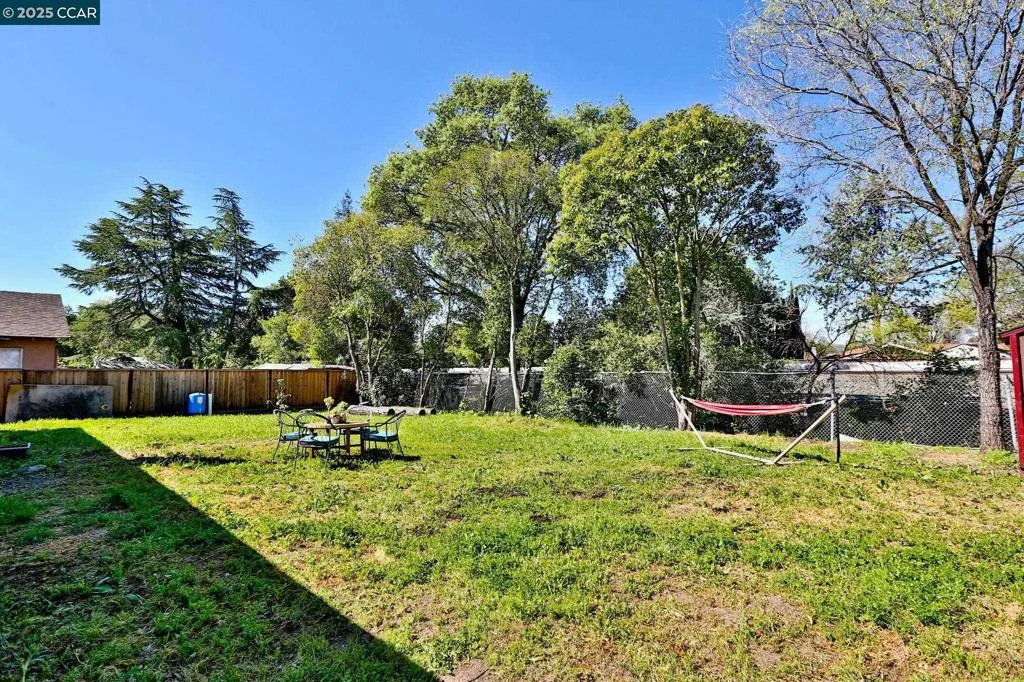 2745 Minert Rd, Concord, California 94518 home-pic-21
