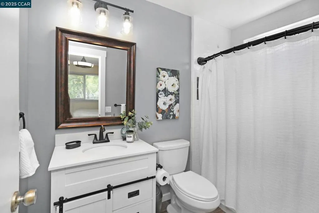 2745 Minert Rd, Concord, California 94518 home-pic-14