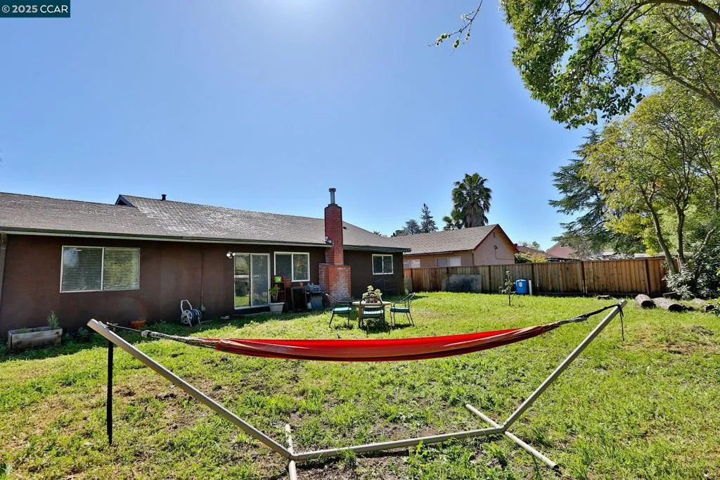 2745 Minert Rd, Concord, California 94518 home-pic-20