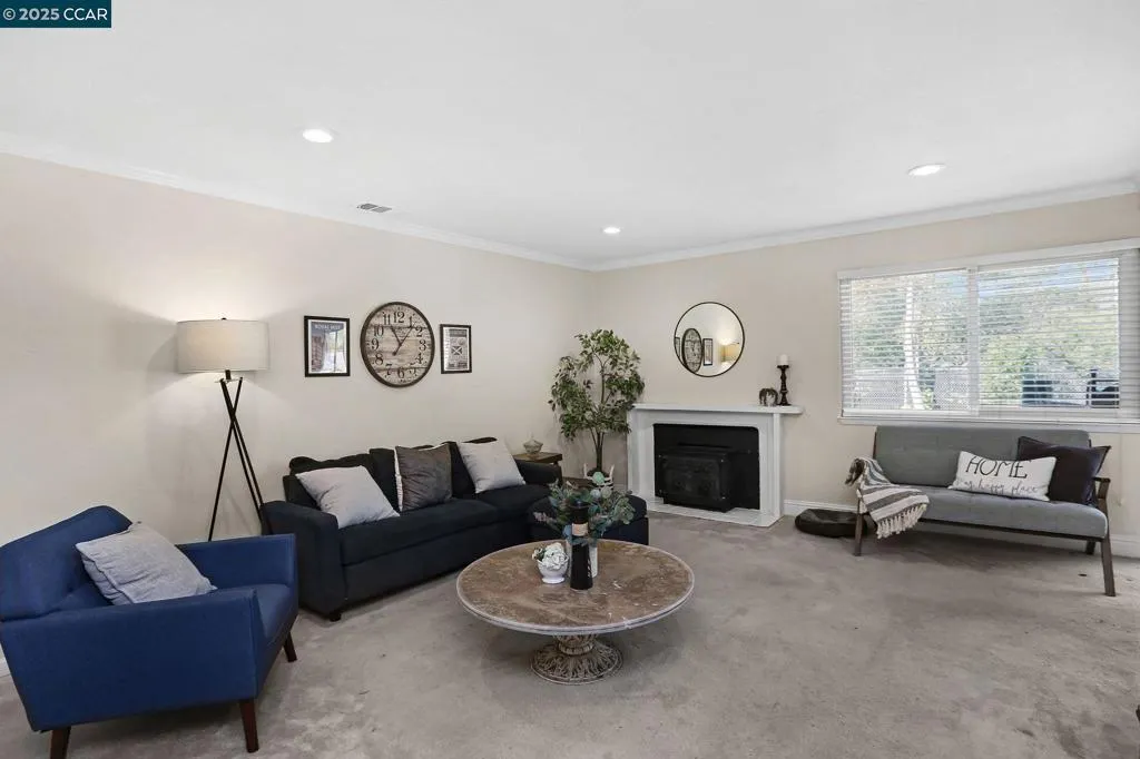 2745 Minert Rd, Concord, California 94518 home-pic-3