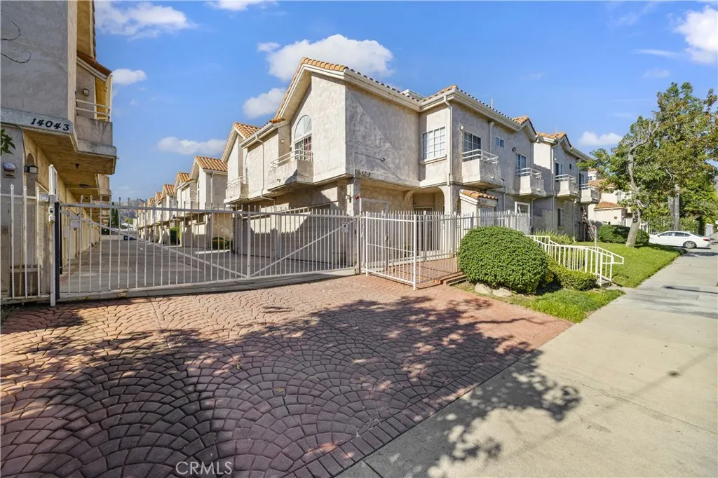 14039 Astoria, Sylmar, California 91342 home-pic-45