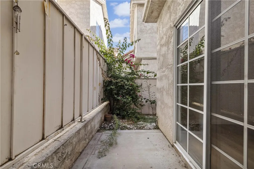 14039 Astoria, Sylmar, California 91342 home-pic-12