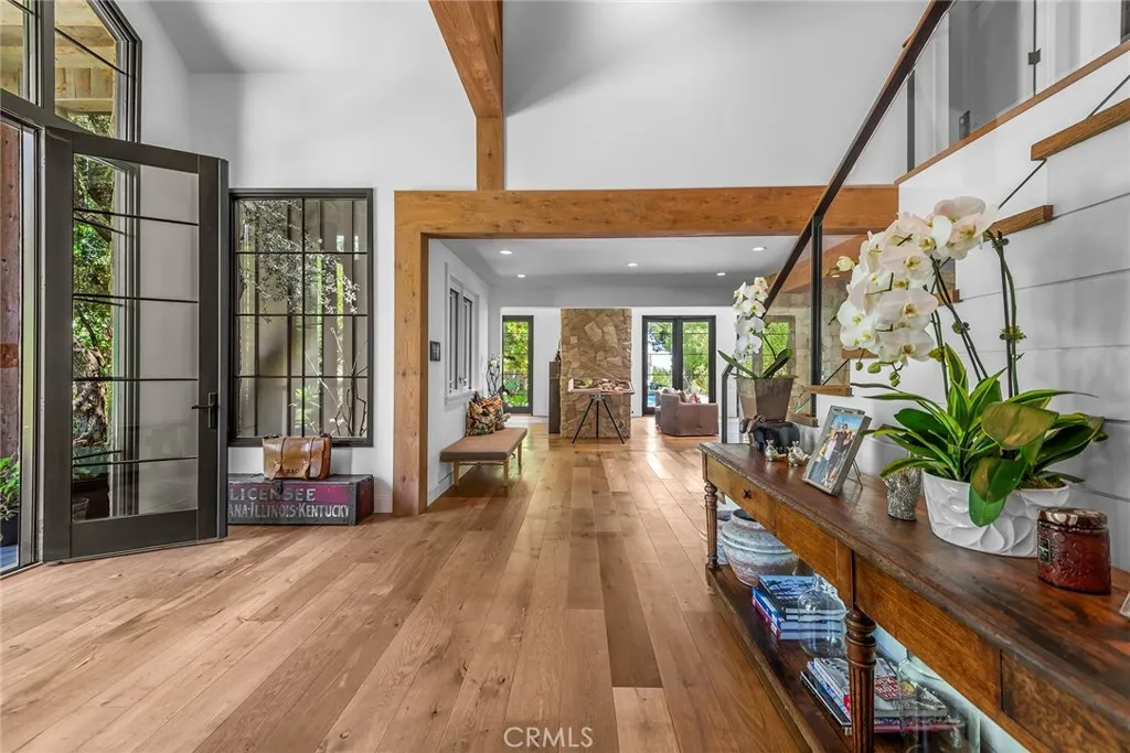 5207 Saddle Creek Road, Hidden Hills, California 91302 home-pic-2