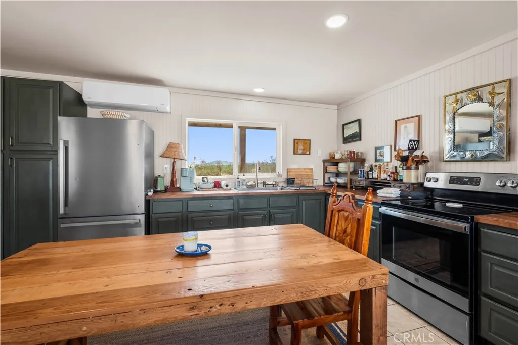 2750 Gibralter Road, Landers, California 92285 home-pic-21
