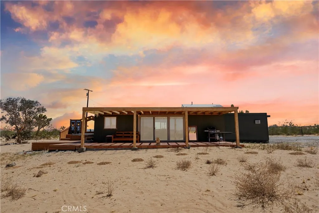 2750 Gibralter Road, Landers, California 92285 home-pic-2