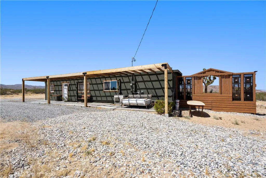 2750 Gibralter Road, Landers, California 92285 home-pic-41