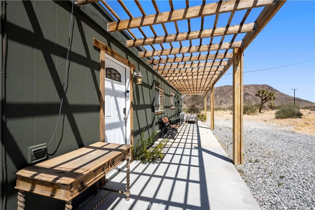 2750 Gibralter Road, Landers, California 92285 home-pic-36