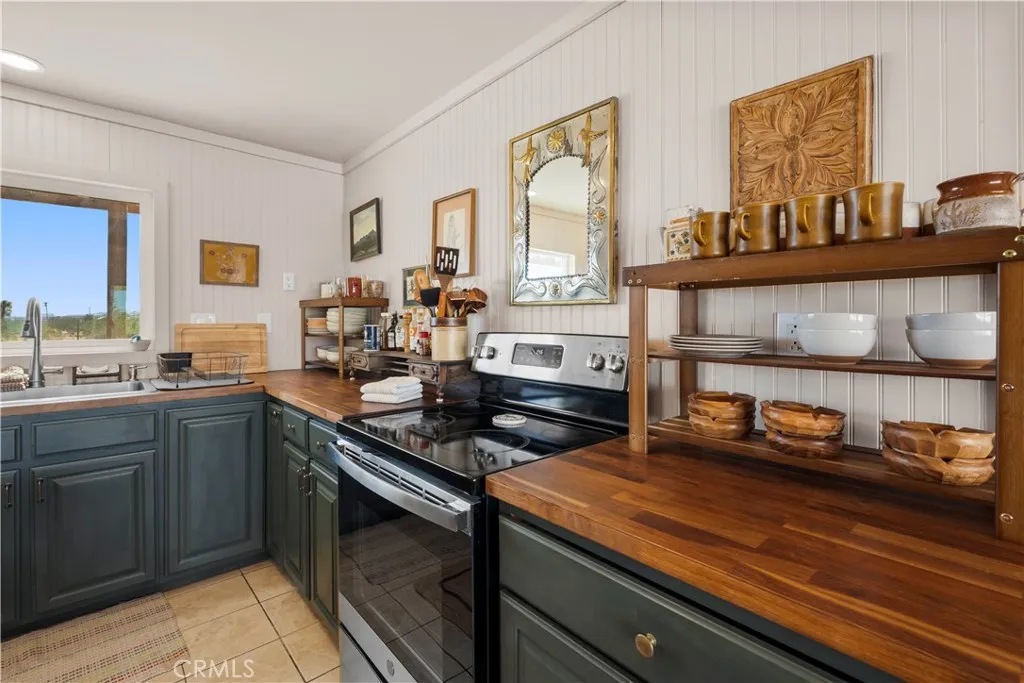 2750 Gibralter Road, Landers, California 92285 home-pic-17