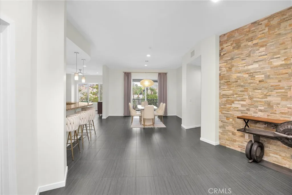 21 Gramercy 220, Irvine, California 92612 home-pic-3