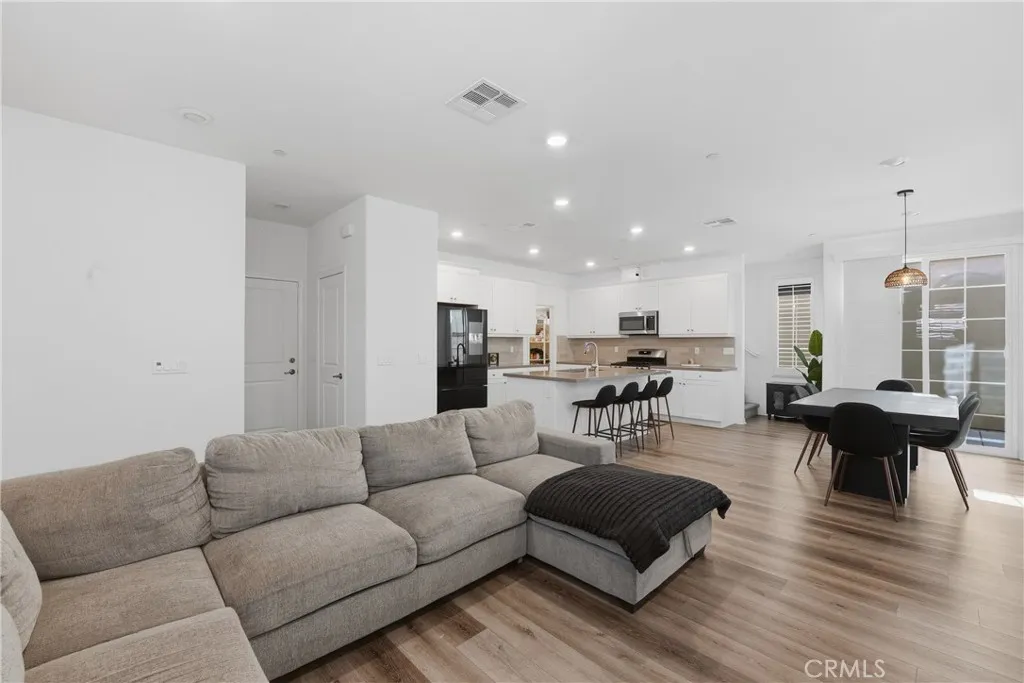 15167 Horizon Street 1, Fontana, California 92336 home-pic-16