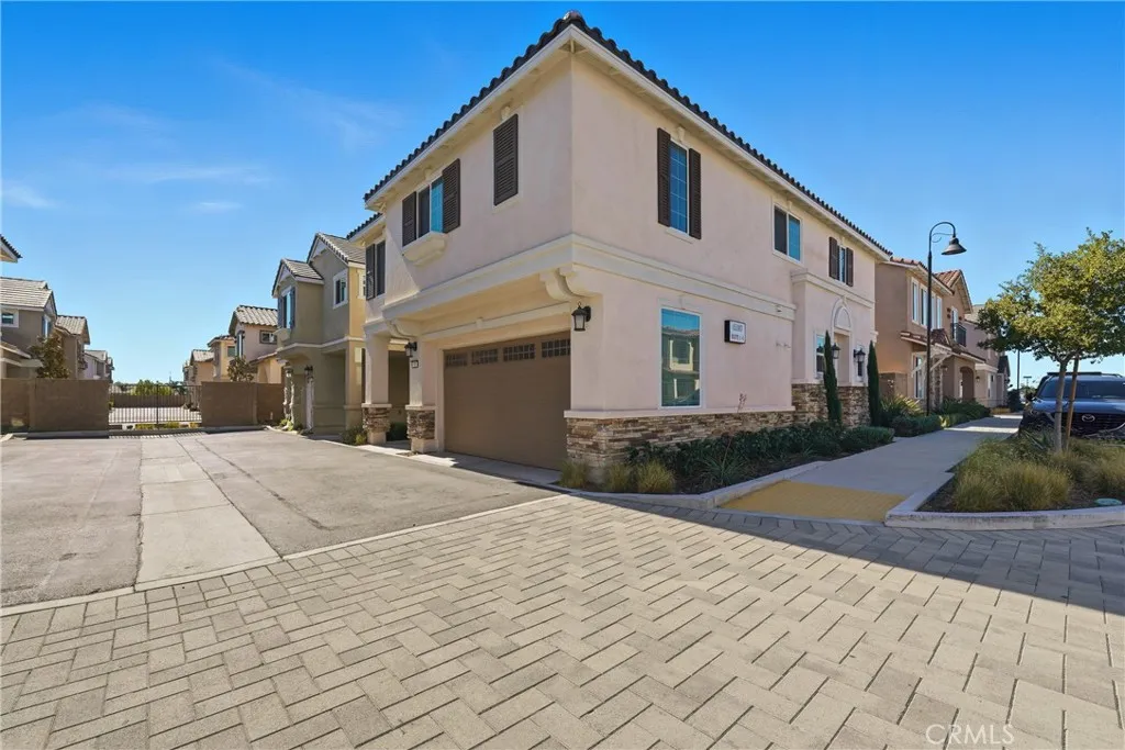 15167 Horizon Street 1, Fontana, California 92336 home-pic-2
