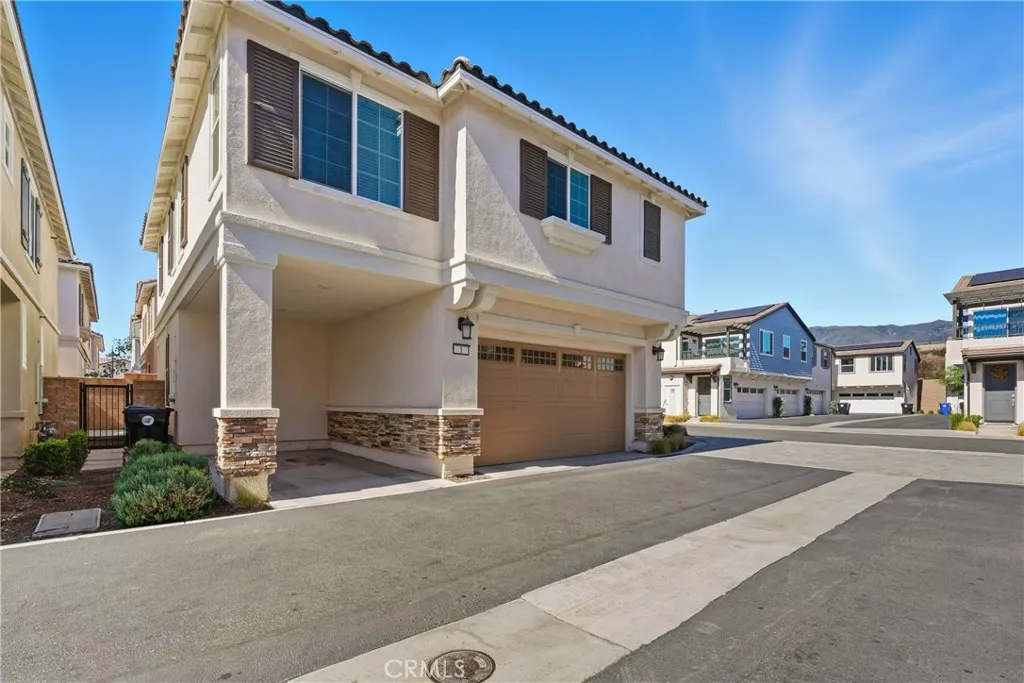 15167 Horizon Street 1, Fontana, California 92336 home-pic-1