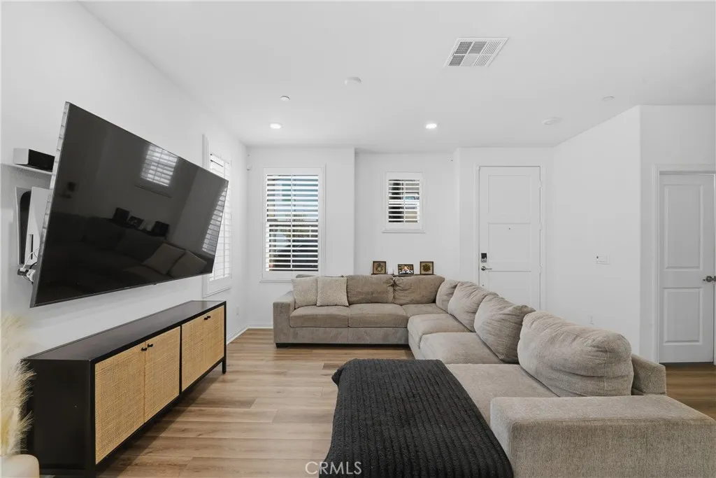 15167 Horizon Street 1, Fontana, California 92336 home-pic-14