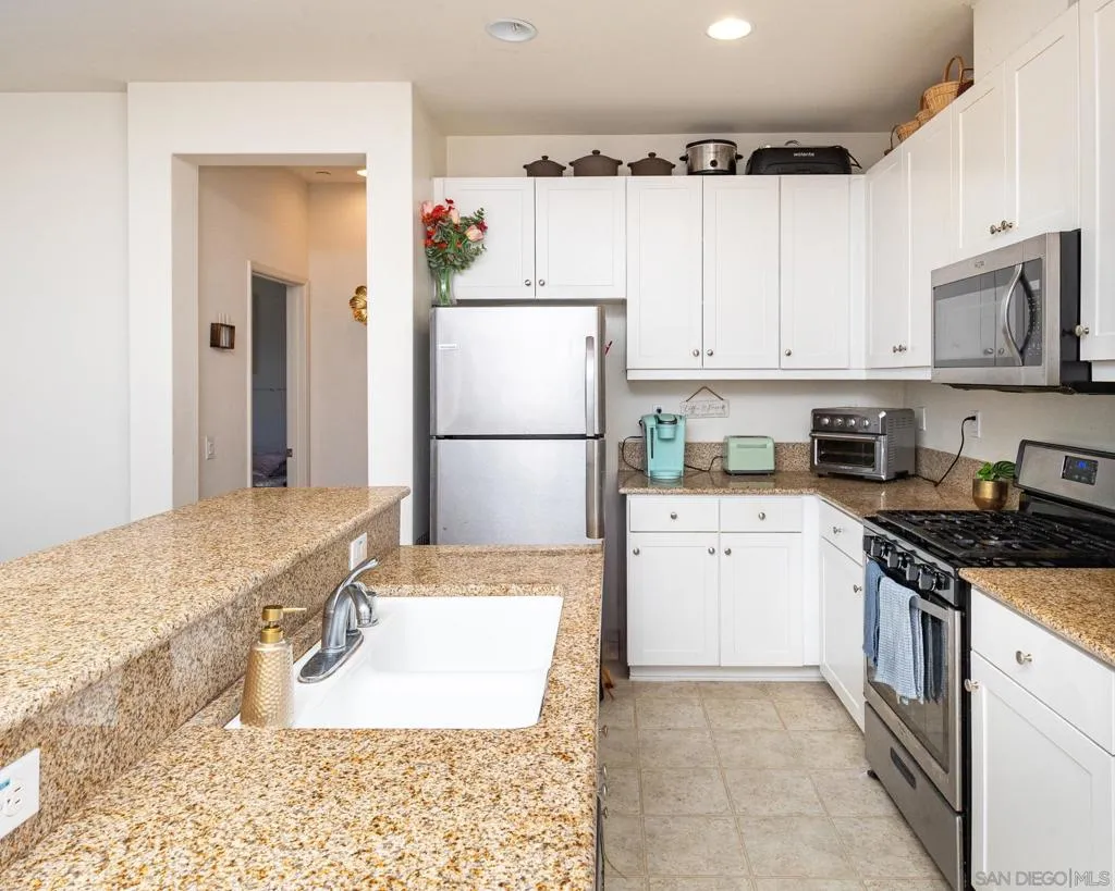 1709 Carrillo Pl 1, Chula Vista, California 91913 home-pic-8