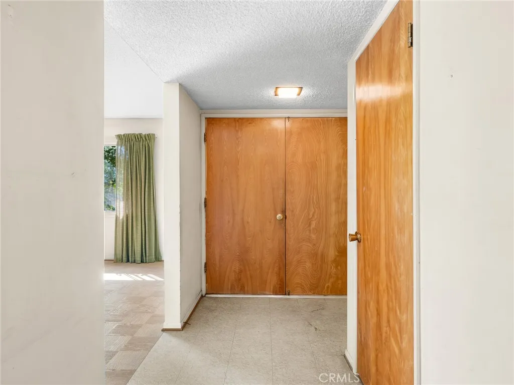 18730 Chapae Lane, Apple Valley, California 92307 home-pic-11