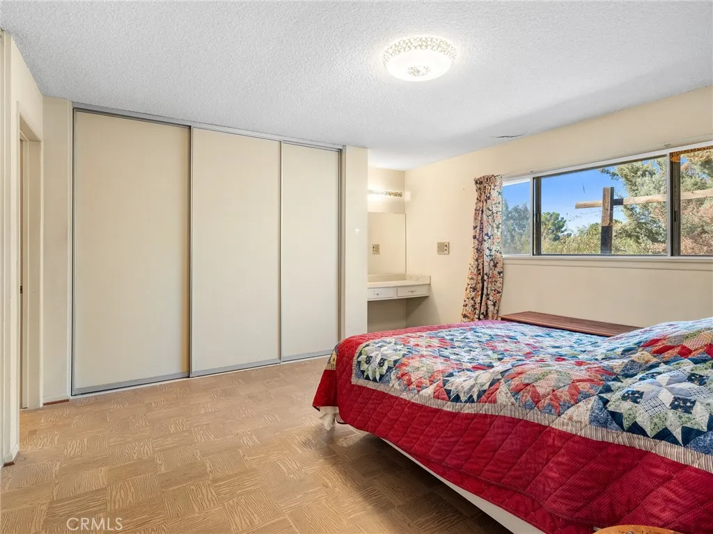 18730 Chapae Lane, Apple Valley, California 92307 home-pic-32