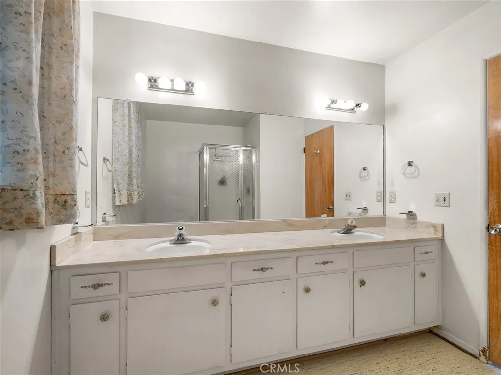 18730 Chapae Lane, Apple Valley, California 92307 home-pic-36