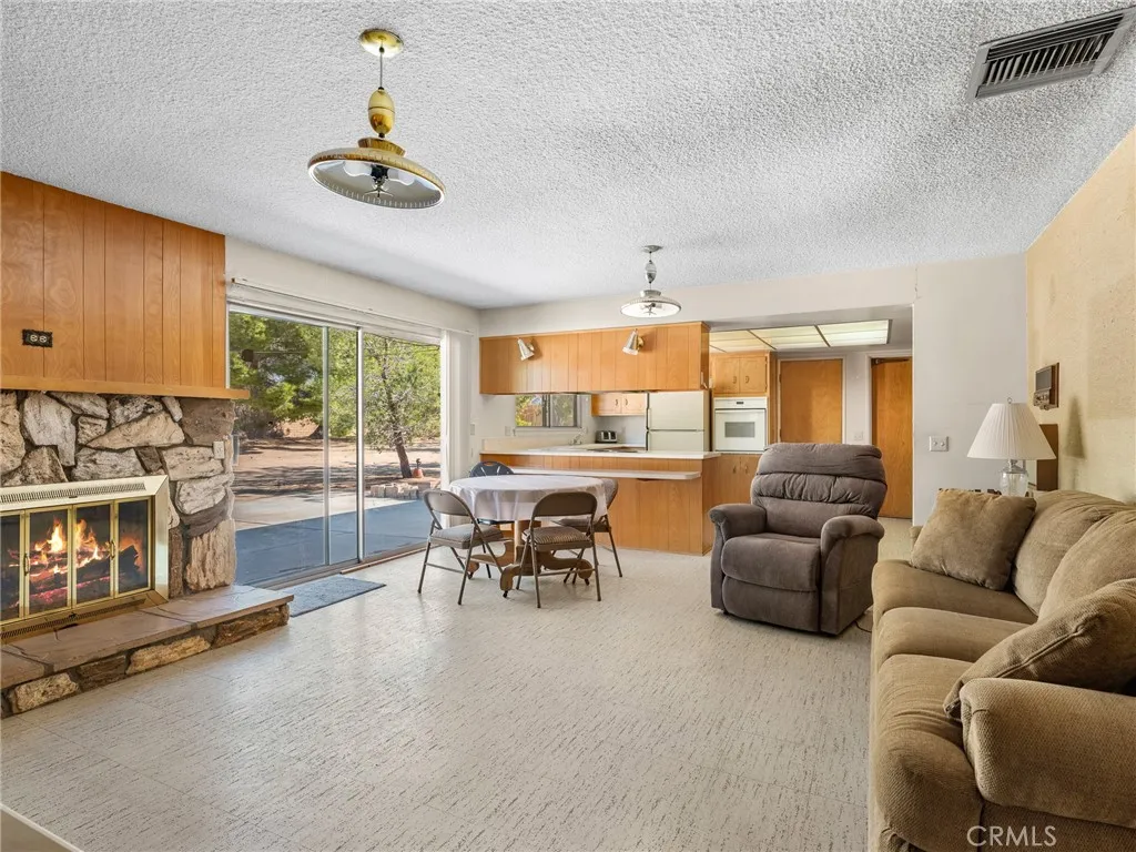 18730 Chapae Lane, Apple Valley, California 92307 home-pic-14
