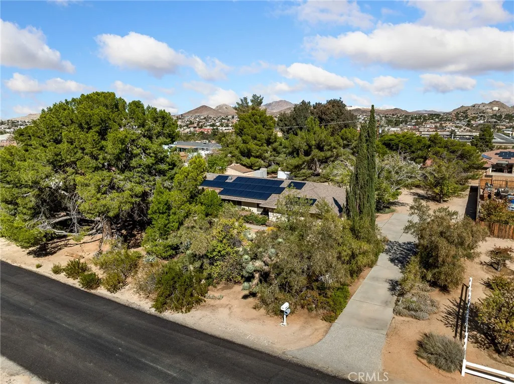 18730 Chapae Lane, Apple Valley, California 92307 home-pic-10