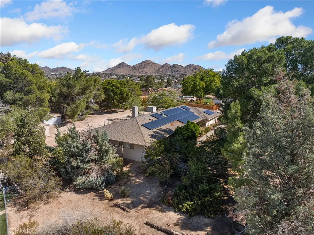 18730 Chapae Lane, Apple Valley, California 92307 home-pic-9