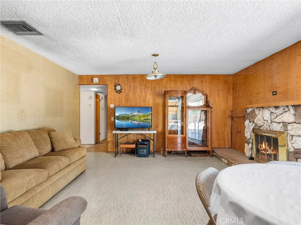 18730 Chapae Lane, Apple Valley, California 92307 home-pic-16