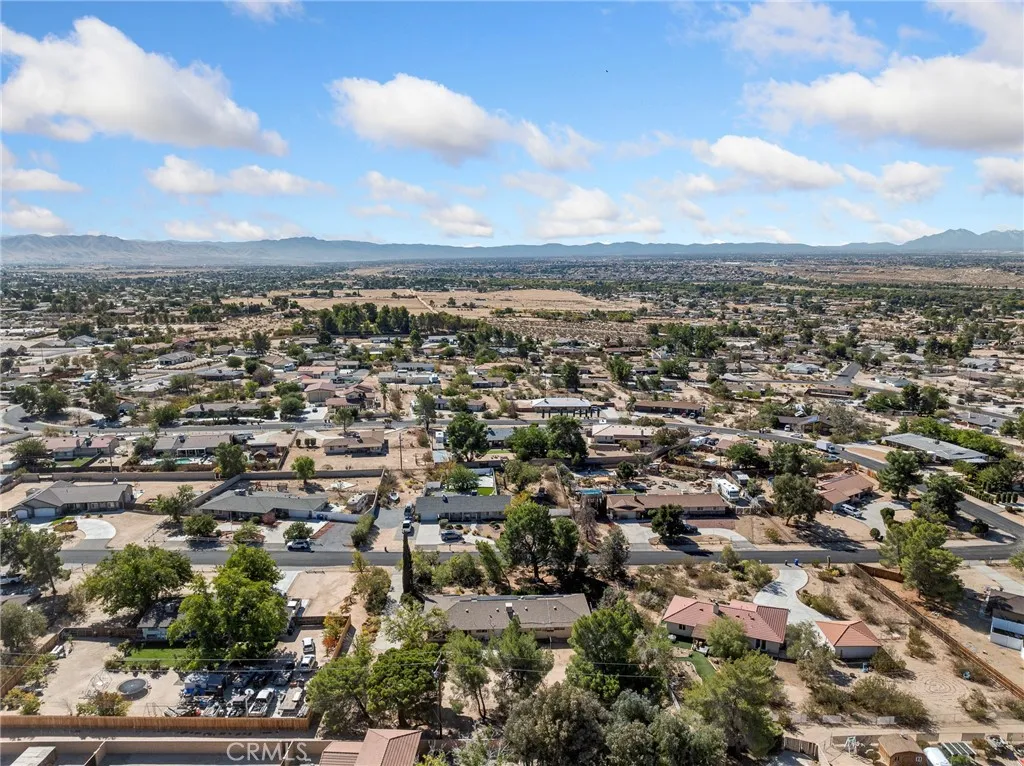 18730 Chapae Lane, Apple Valley, California 92307 home-pic-4