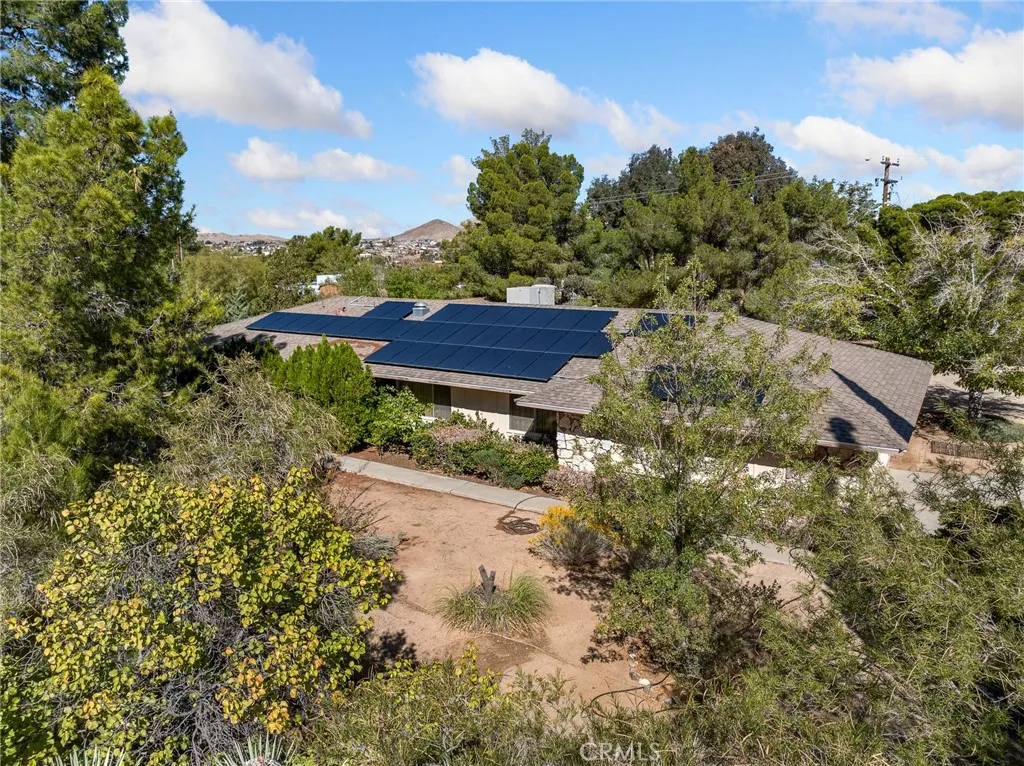 18730 Chapae Lane, Apple Valley, California 92307 home-pic-1