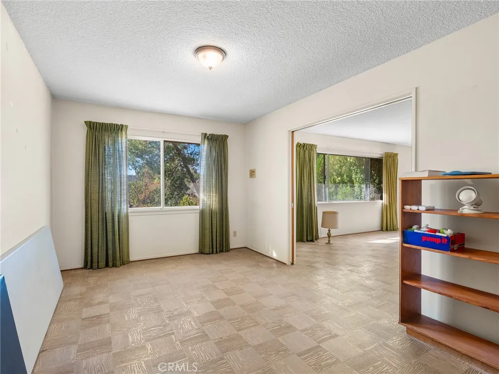 18730 Chapae Lane, Apple Valley, California 92307 home-pic-13